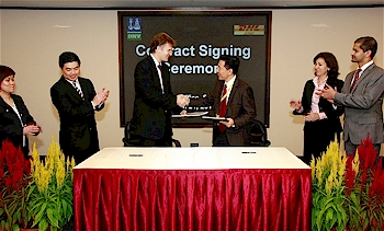 DNV signing for DHL GOGREEN shipping services